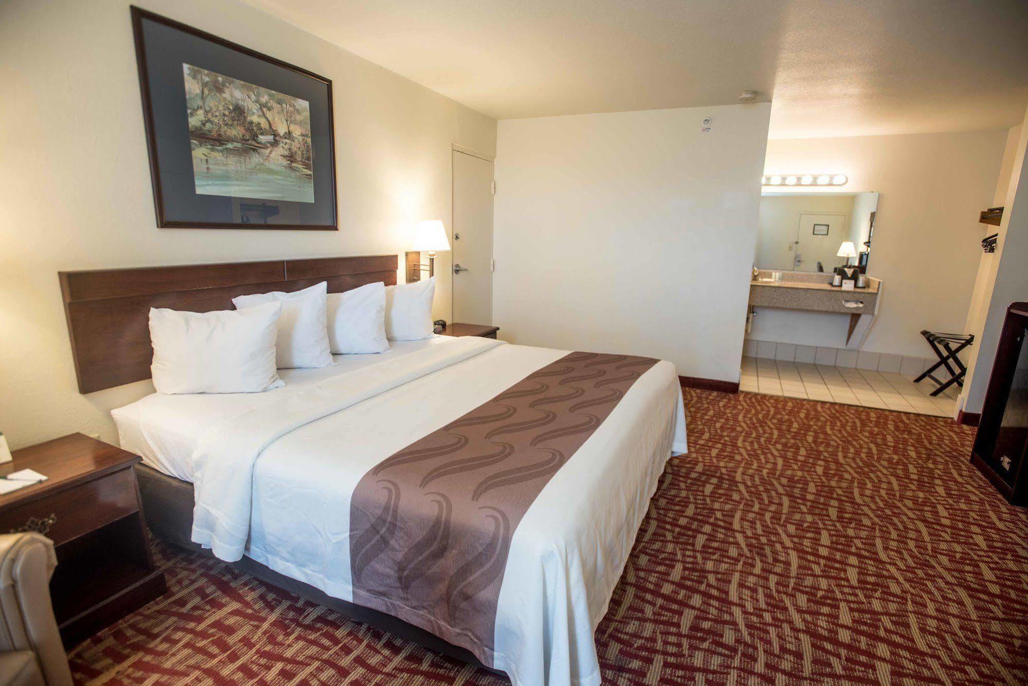 Quality Inn At Town Center Beaufort Exterior foto